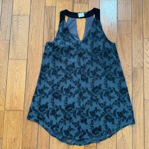 ASTR - Floral Top with Keyhole Neckline - Short Dress/Long Top - Size L